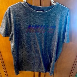 American Eagle T Shirt